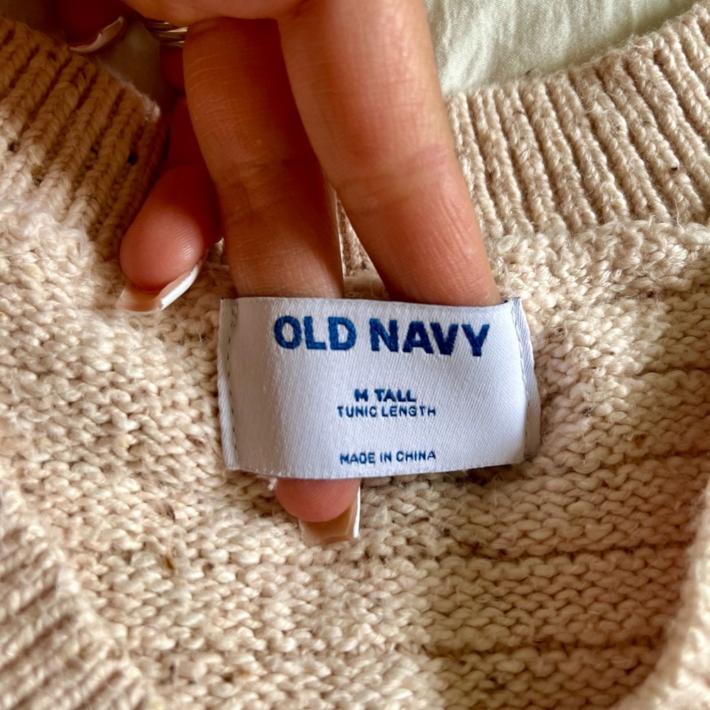 NWOT-Old Navy size M tall tunic length sweater